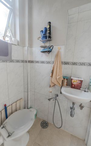 Apartamento à venda com 120m², 2 quartos e sem vaga Apartamento à venda com 120m², 2 quartos e sem vagaBanheiro de serviço