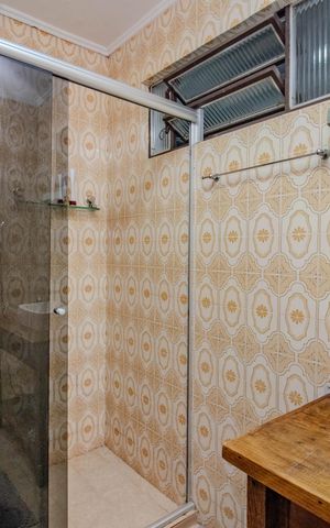 Casa à venda com 302m², 4 quartos e 4 vagas Casa à venda com 302m², 4 quartos e 4 vagasBanheiro Social