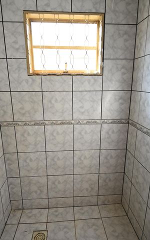 Casa à venda com 250m², 3 quartos e 3 vagasBanheiro - Suíte