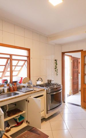 Casa à venda com 250m², 3 quartos e 4 vagas
