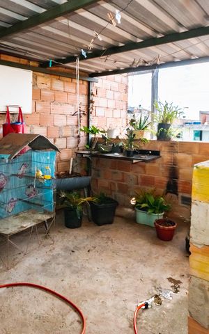 Casa à venda com 80m², 3 quartos e 1 vagaÁrea de serviço