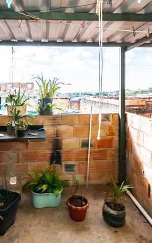 Casa à venda com 80m², 3 quartos e 1 vagaÁrea de serviço