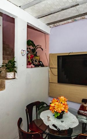 Casa à venda com 80m², 3 quartos e 1 vagaSala