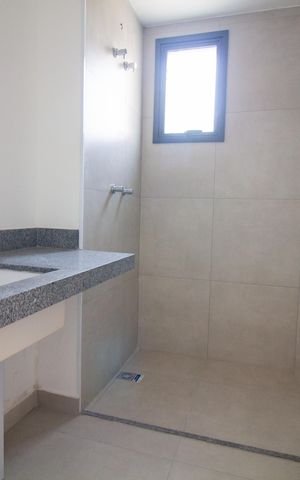 Apartamento à venda com 167m², 4 quartos e 2 vagas Apartamento à venda com 167m², 4 quartos e 2 vagasBanheiro da Suíte 2