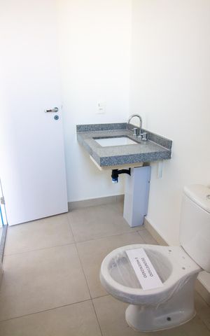 Apartamento à venda com 167m², 4 quartos e 2 vagas Apartamento à venda com 167m², 4 quartos e 2 vagasBanheiro da Suíte 1