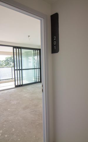 Apartamento à venda com 167m², 4 quartos e 2 vagas Apartamento à venda com 167m², 4 quartos e 2 vagasHall de Entrada