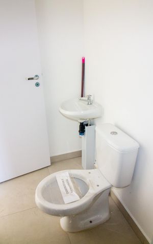 Apartamento à venda com 167m², 4 quartos e 2 vagas Apartamento à venda com 167m², 4 quartos e 2 vagasBanheiro de Serviço