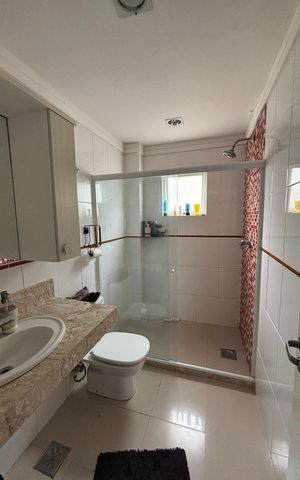 Casa de condomínio para alugar com 191m², 4 quartos e sem vaga Casa de condomínio para alugar com 191m², 4 quartos e sem vagaBanheiro da Suíte 2