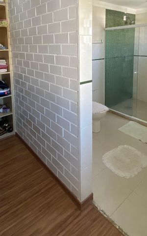Casa de condomínio para alugar com 191m², 4 quartos e sem vaga Casa de condomínio para alugar com 191m², 4 quartos e sem vagaBanheiro da Suíte