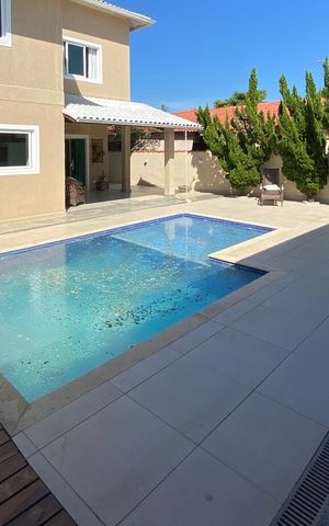 Casa de condomínio para alugar com 191m², 4 quartos e sem vaga Casa de condomínio para alugar com 191m², 4 quartos e sem vagaPiscina