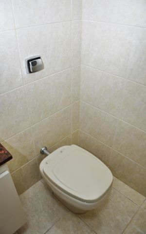 Casa para alugar com 252m², 4 quartos e 3 vagas Casa para alugar com 252m², 4 quartos e 3 vagasDetalhe - Lavabo