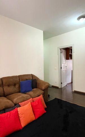 Casa à venda com 525m², 4 quartos e 8 vagas Casa à venda com 525m², 4 quartos e 8 vagasSala de Estar
