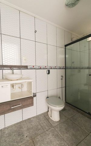 Casa para alugar com 80m², 3 quartos e 2 vagas Casa para alugar com 80m², 3 quartos e 2 vagasBanheiro 2