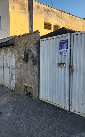Casa para alugar com 80m², 3 quartos e 2 vagas Casa para alugar com 80m², 3 quartos e 2 vagasFachada
