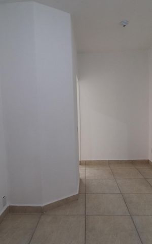 Casa para alugar com 80m², 3 quartos e 2 vagasCozinha 
