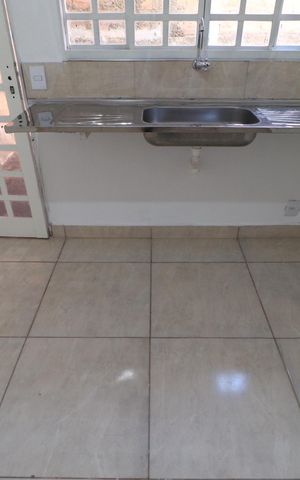 Casa para alugar com 80m², 3 quartos e 2 vagasCozinha 