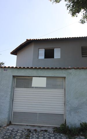 Casa à venda com 194m², 3 quartos e 3 vagasFachada