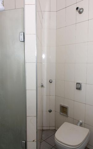 Casa à venda com 194m², 3 quartos e 3 vagasBanheiro 1