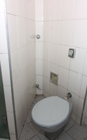 Casa à venda com 194m², 3 quartos e 3 vagasBanheiro 2