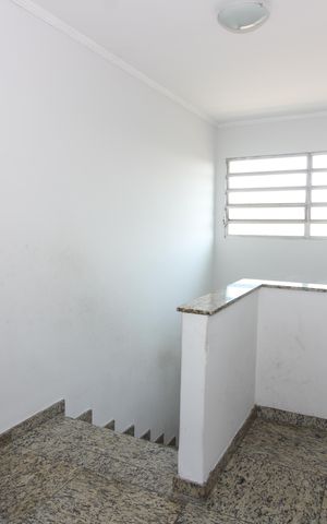 Casa à venda com 194m², 3 quartos e 3 vagasárea de acesso aos quartos e banheiro superior