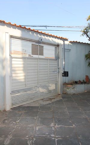 Casa à venda com 194m², 3 quartos e 3 vagasGaragem
