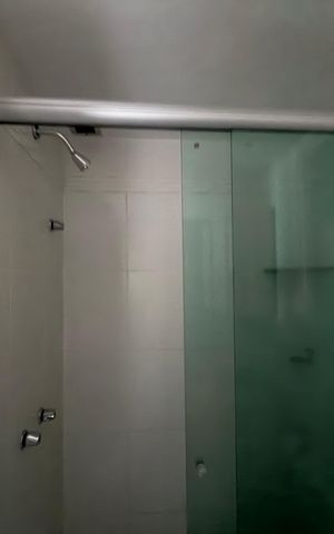 Apartamento para alugar com 70m², 2 quartos e 1 vaga Apartamento para alugar com 70m², 2 quartos e 1 vagaBanheiro da suíte