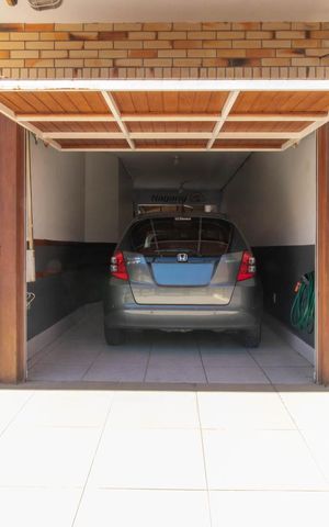 Casa à venda com 294m², 3 quartos e 5 vagas Casa à venda com 294m², 3 quartos e 5 vagasGaragem