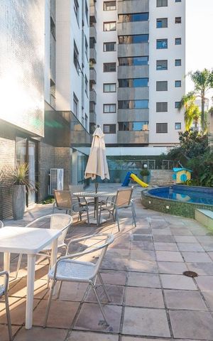 Apartamento à venda com 201m², 3 quartos e 4 vagas Apartamento à venda com 201m², 3 quartos e 4 vagasPiscina