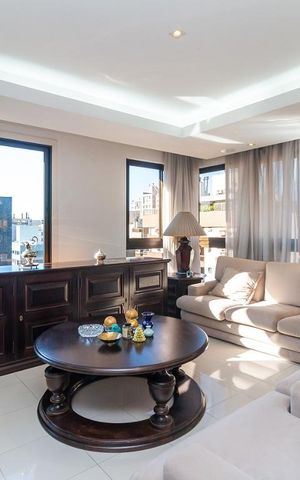 Apartamento à venda com 201m², 3 quartos e 4 vagas Apartamento à venda com 201m², 3 quartos e 4 vagasSala