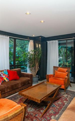 Apartamento à venda com 201m², 3 quartos e 4 vagas Apartamento à venda com 201m², 3 quartos e 4 vagasHall Social