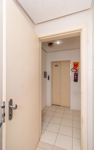 Apartamento à venda com 201m², 3 quartos e 4 vagas Apartamento à venda com 201m², 3 quartos e 4 vagasHall de Entrada