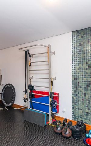 Apartamento à venda com 201m², 3 quartos e 4 vagas Apartamento à venda com 201m², 3 quartos e 4 vagasAcademia