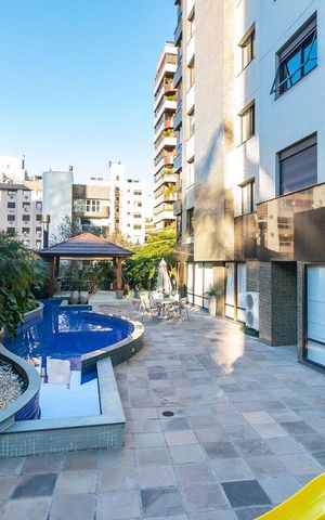 Apartamento à venda com 201m², 3 quartos e 4 vagas Apartamento à venda com 201m², 3 quartos e 4 vagasPiscina