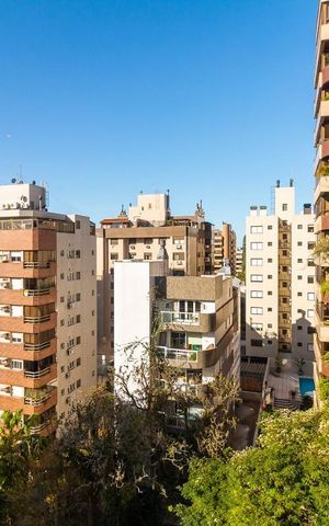 Apartamento à venda com 201m², 3 quartos e 4 vagas Apartamento à venda com 201m², 3 quartos e 4 vagasVista