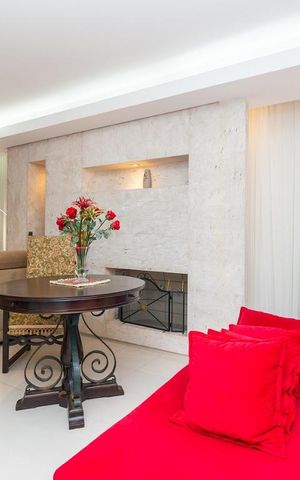 Apartamento à venda com 201m², 3 quartos e 4 vagas Apartamento à venda com 201m², 3 quartos e 4 vagasSala
