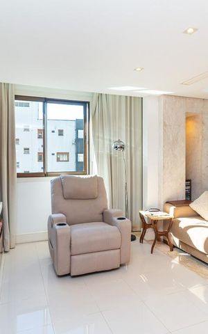 Apartamento à venda com 201m², 3 quartos e 4 vagas Apartamento à venda com 201m², 3 quartos e 4 vagasSala