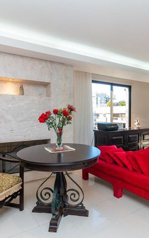 Apartamento à venda com 201m², 3 quartos e 4 vagas Apartamento à venda com 201m², 3 quartos e 4 vagasSala