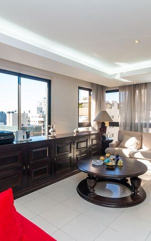 Apartamento à venda com 201m², 3 quartos e 4 vagas Apartamento à venda com 201m², 3 quartos e 4 vagasSala