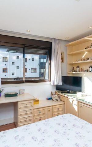 Apartamento à venda com 201m², 3 quartos e 4 vagas Apartamento à venda com 201m², 3 quartos e 4 vagasQuarto