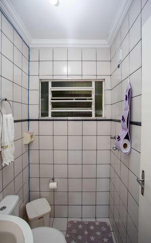 Casa à venda com 300m², 6 quartos e 2 vagasBanheiro Social
