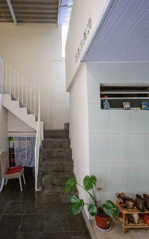 Casa à venda com 300m², 6 quartos e 2 vagasÁrea de Serviço 2