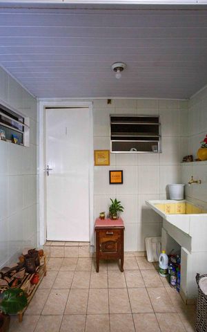 Casa à venda com 300m², 6 quartos e 2 vagasÁrea de Serviço 2