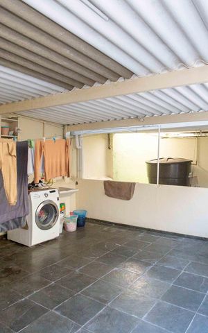 Casa à venda com 300m², 6 quartos e 2 vagasÁrea de Serviço Casa 2