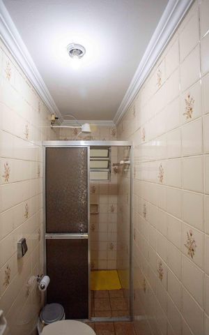 Casa à venda com 300m², 6 quartos e 2 vagasBanheiro da Suíte