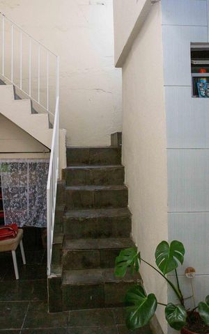 Casa à venda com 300m², 6 quartos e 2 vagasÁrea de Serviço 2