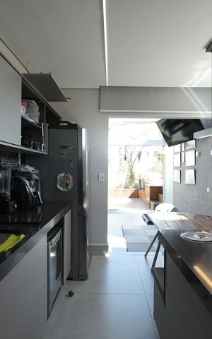 Apartamento à venda com 184m², 2 quartos e 2 vagasCozinha