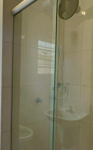 Casa à venda com 135m², 3 quartos e 2 vagas Casa à venda com 135m², 3 quartos e 2 vagasBanheiro social