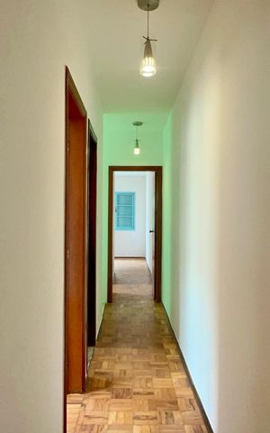 Casa à venda com 135m², 3 quartos e 2 vagas Casa à venda com 135m², 3 quartos e 2 vagasCorredor