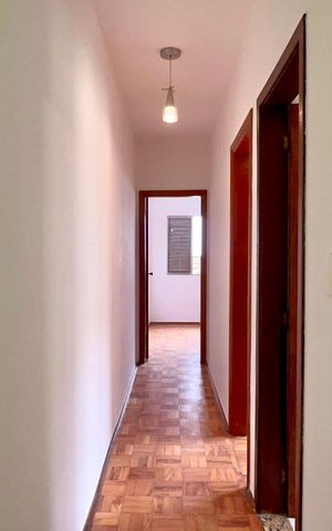 Casa à venda com 135m², 3 quartos e 2 vagas Casa à venda com 135m², 3 quartos e 2 vagasCorredor