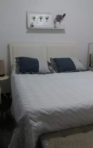 Casa à venda com 106m², 2 quartos e 2 vagas